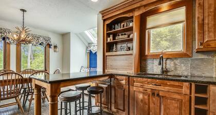 Sunrise East Glade C8 Ski to From Best Sports Center in Killington Indoor Pool Gym Spacious Sunrise condo