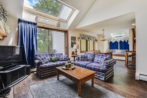 TV, fireplace, DVD player