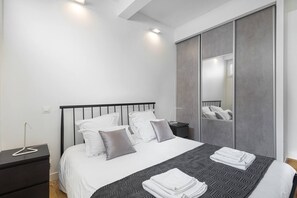 3 chambres, fer et planche à repasser, Wi-Fi gratuit, draps fournis