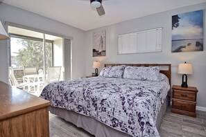 2 bedrooms, free WiFi, bed sheets - Waterfront on Turtle Beach Inlet - Ground Floor, Fish & Swim Steps From Your Door #19 (Siesta Key)