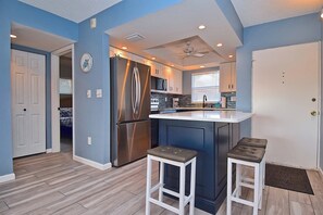 Interior - Waterfront on Turtle Beach Inlet - Ground Floor, Fish & Swim Steps From Your Door #19 (Siesta Key)