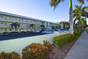 Exterior - Waterfront on Turtle Beach Inlet - Ground Floor, Fish & Swim Steps From Your Door #19 (Siesta Key)