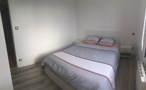 3 Schlafzimmer, Bügeleisen/Bügelbrett, Bettwäsche