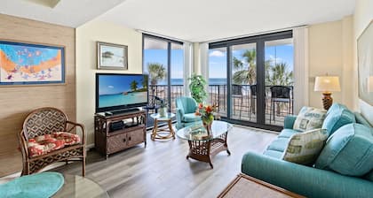 Oceanfront condo in quiet building + Free Attraction Tickets!