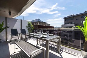 Outdoor dining - Sstar - The Rentals Collection (San Sebastián)