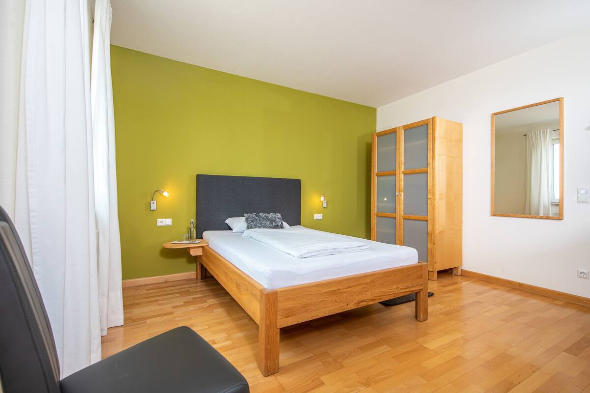 Single Room | Hypo-allergenic bedding, individually furnished, desk, laptop workspace