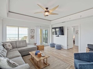 TV - Boardwalk- Oceanfront 3BR Villa with Golf Cart (Daufuskie Island)