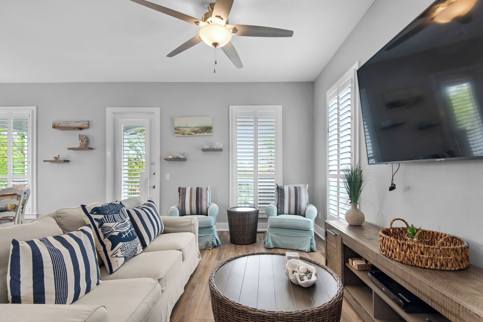 Smart TV, DVD player