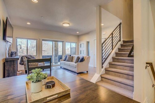 Complex 2 Rooftop Deck w/ Firepit Balcony in DT CO