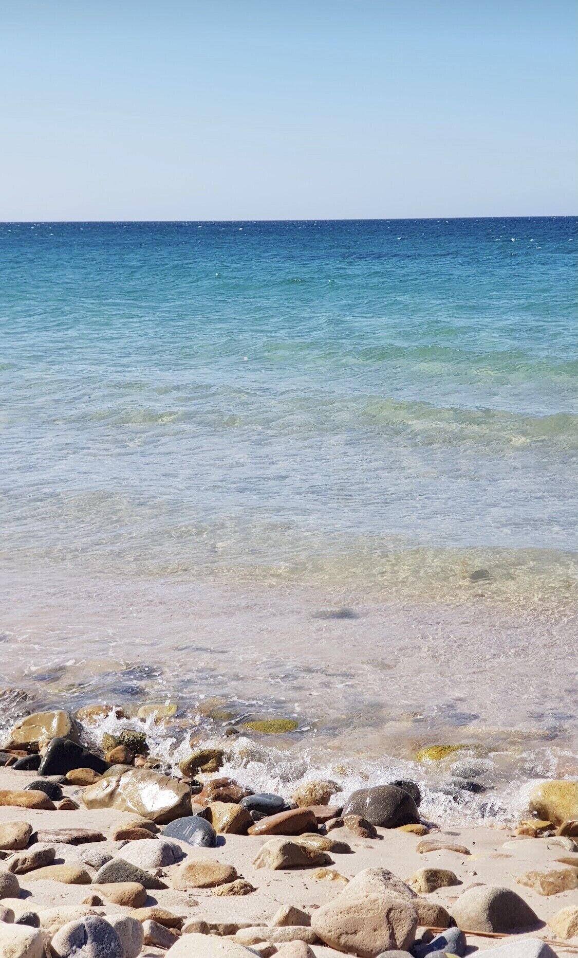 Beach nearby, sun loungers, beach towels