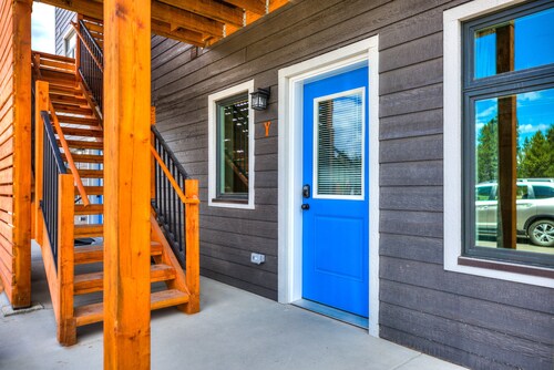 Stay at Castle Y in West Yellowstone—cozy 1BR condo, steps from the park!