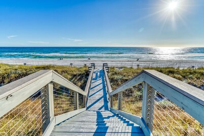 Family Fun at the Beach | Townhome in the Heart of Seagrove w/Balcony Gulf Views