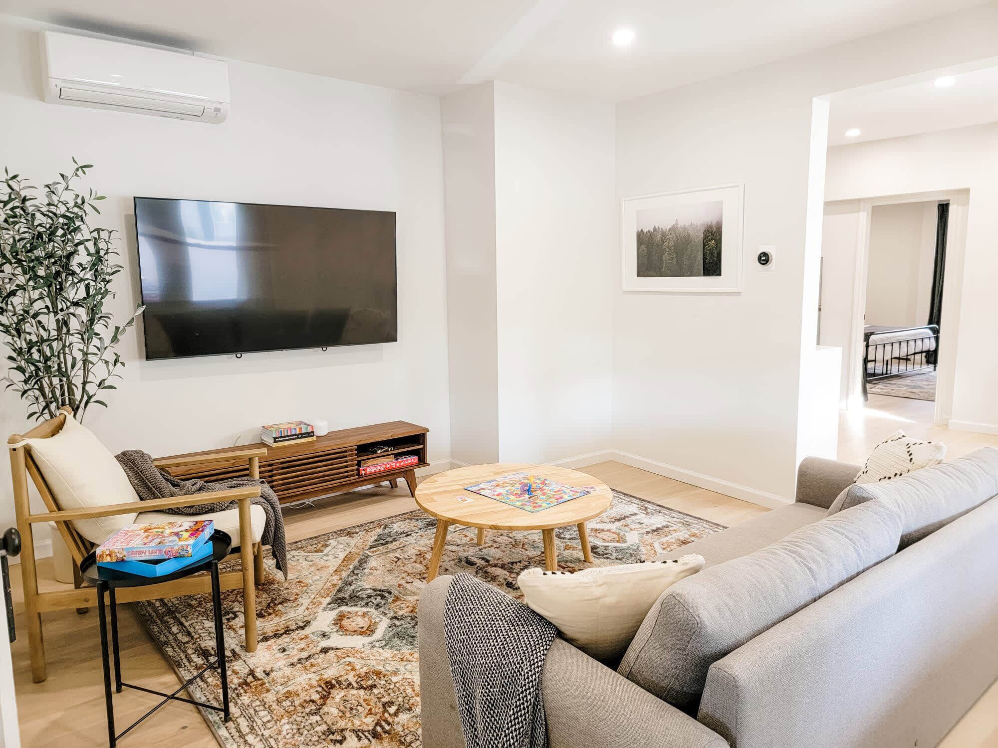 TV, stereo, offices