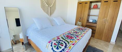 Zimmersafe, Schreibtisch, Bügeleisen/Bügelbrett, kostenloses WLAN