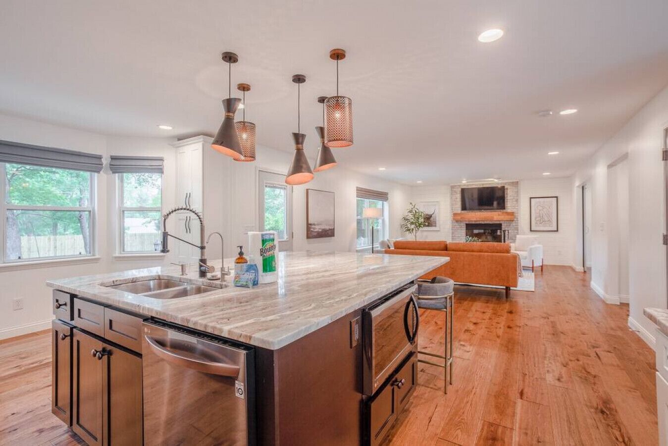 雪櫃、微波爐、焗爐、爐具