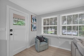 Unclassified image, 5 of 28, button