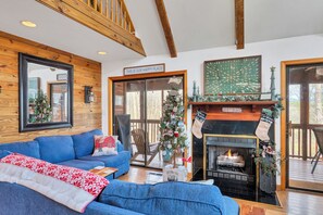 Televisión, chimenea