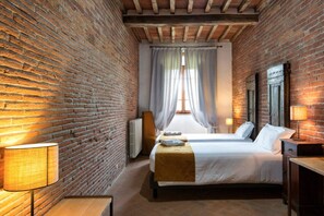 8 Schlafzimmer, Bügeleisen/Bügelbrett, kostenloses WLAN, Bettwäsche