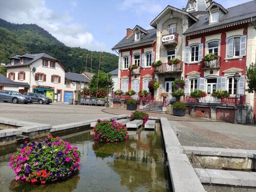 Appartement 5-6 personnes idéalement bien situé dans le centre de Pierrefitte !