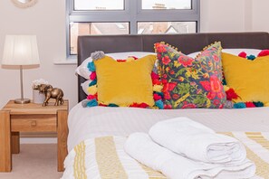 2 bedrooms, desk, iron/ironing board, WiFi