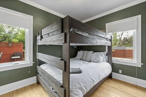 5 chambres, fer et planche à repasser, Wi-Fi gratuit, draps fournis