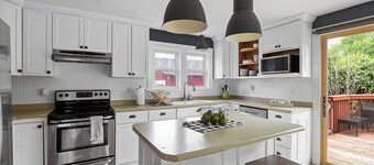 The Cottonwood Farmhouse