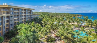 Spectacular Oceanfront Oasis and Golf Haven