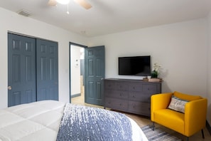 2 bedrooms, iron/ironing board, travel cot, free WiFi