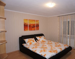 1 bedroom, WiFi, bed sheets - Ferienwohnung (Idar-Oberstein)