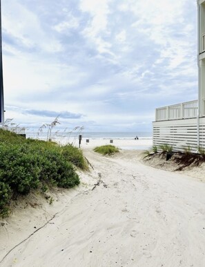Beach nearby, sun loungers, beach towels