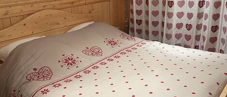3 bedrooms, iron/ironing board