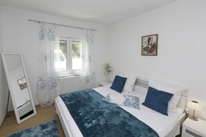 3 chambres, fer et planche à repasser, lit parapluie, Wi-Fi gratuit