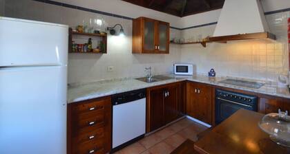 Casa Rural Las Embelgas con Piscina y Aparcamiento