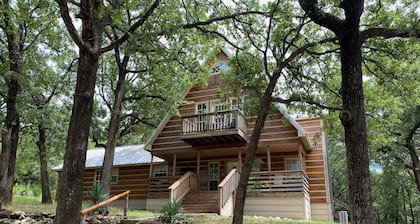 Beautiful Longhorn Lodge at Lake Texoma!
