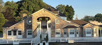 Woodward Villa D - Steps to Downtown Dahlonega