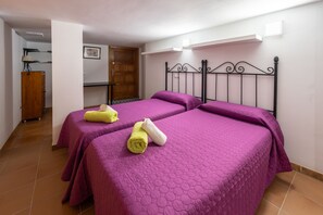 3 chambres, fer et planche à repasser, Wi-Fi gratuit, draps fournis