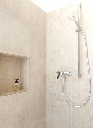 Hair dryer, towels, soap, shampoo - Fewo Weinstraße, Kallstadt - Ferienwohnung "neue 90" (Kallstadt)