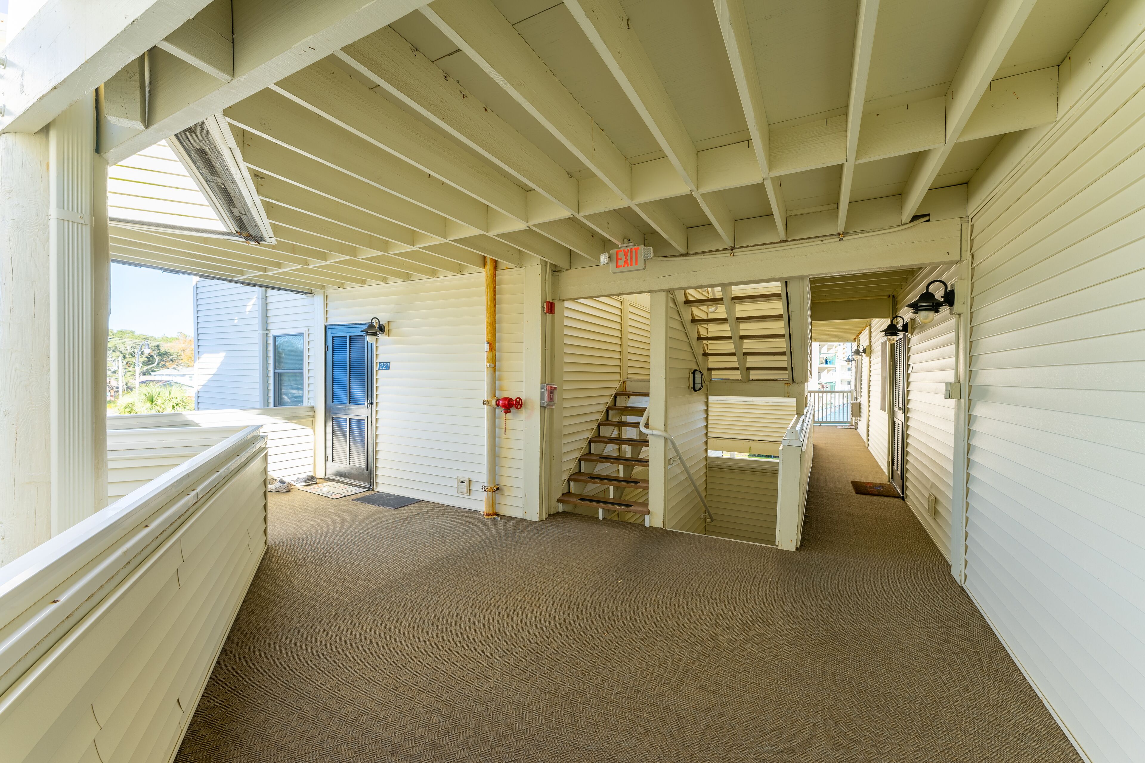 Pintu masuk properti