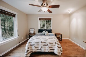 4 bedrooms, WiFi, bed sheets