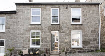 Sunrise - an apartment that sleeps 4 guests in 2 bedrooms