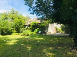 Property grounds - House (Montaut)