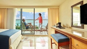 Iron/ironing board, bed sheets, wheelchair access - Royal Park Cozumel Cozy Studio Near Local Attractions (San Miguel de Cozumel)