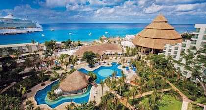 Cozumel Spacious Studio with Beach & Pools