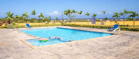 Outdoor pool, a heated pool