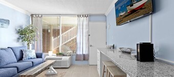 Soundfront Complex, pool, steps from beach!