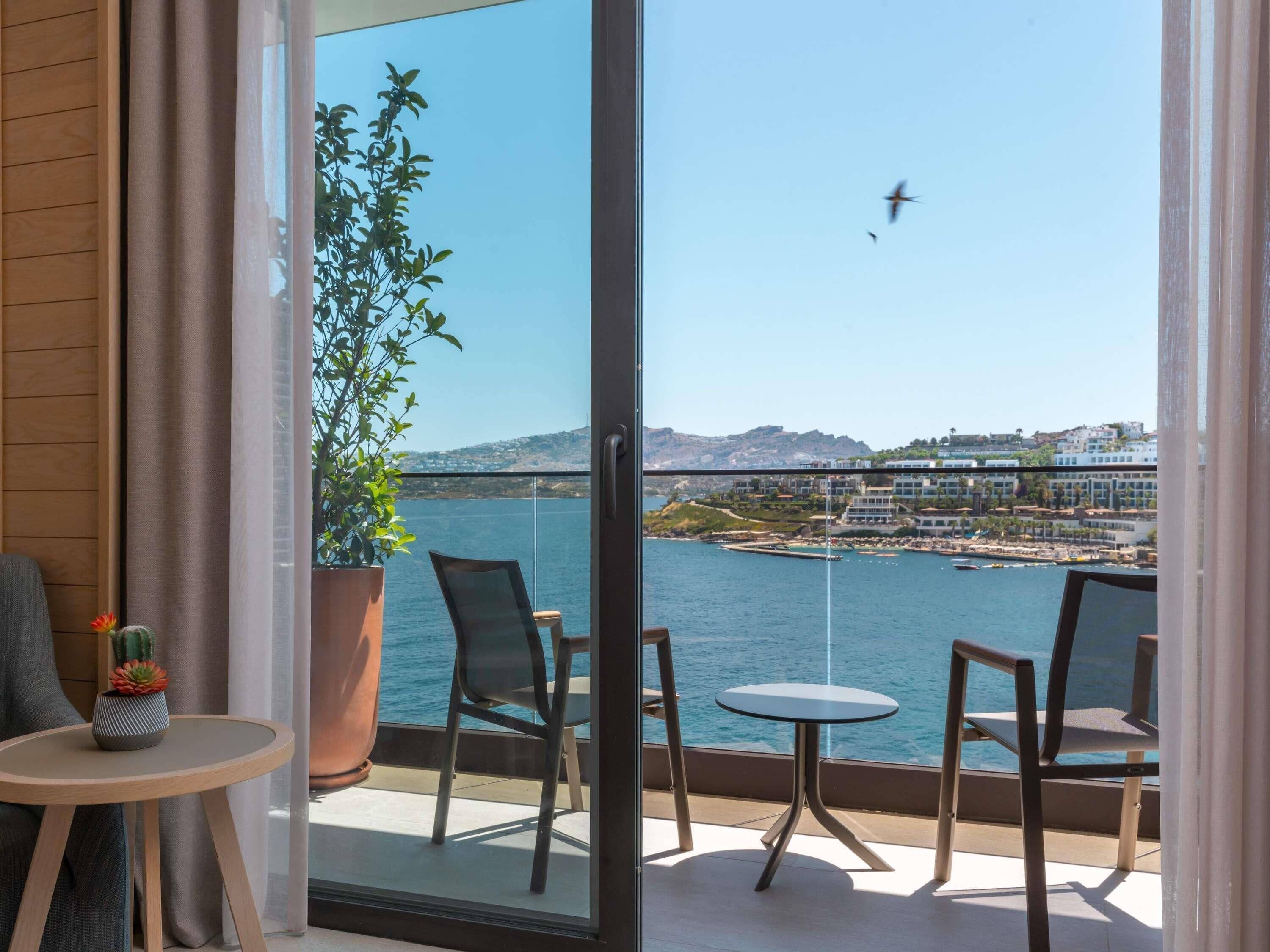 Luxe beddengoed, donsdekens, een minibar, een kluis op de kamer