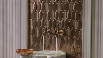 Couples treatment room(s), sauna, steam room, body treatments
