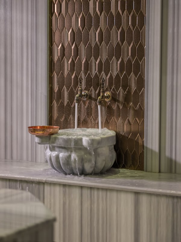 Couples treatment room(s), sauna, steam room, body treatments