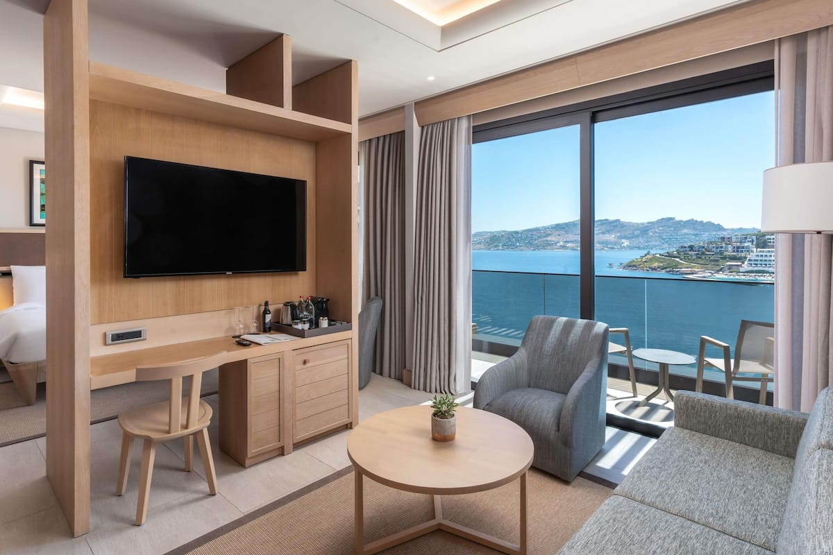 Suite Junior, 1 trĂšs grand lit, vue mer