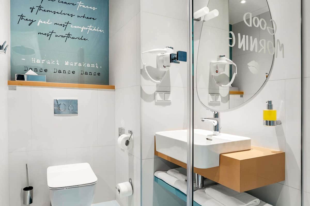 Superior Room, 1 Double Bed | Desk, laptop workspace, blackout curtains, soundproofing